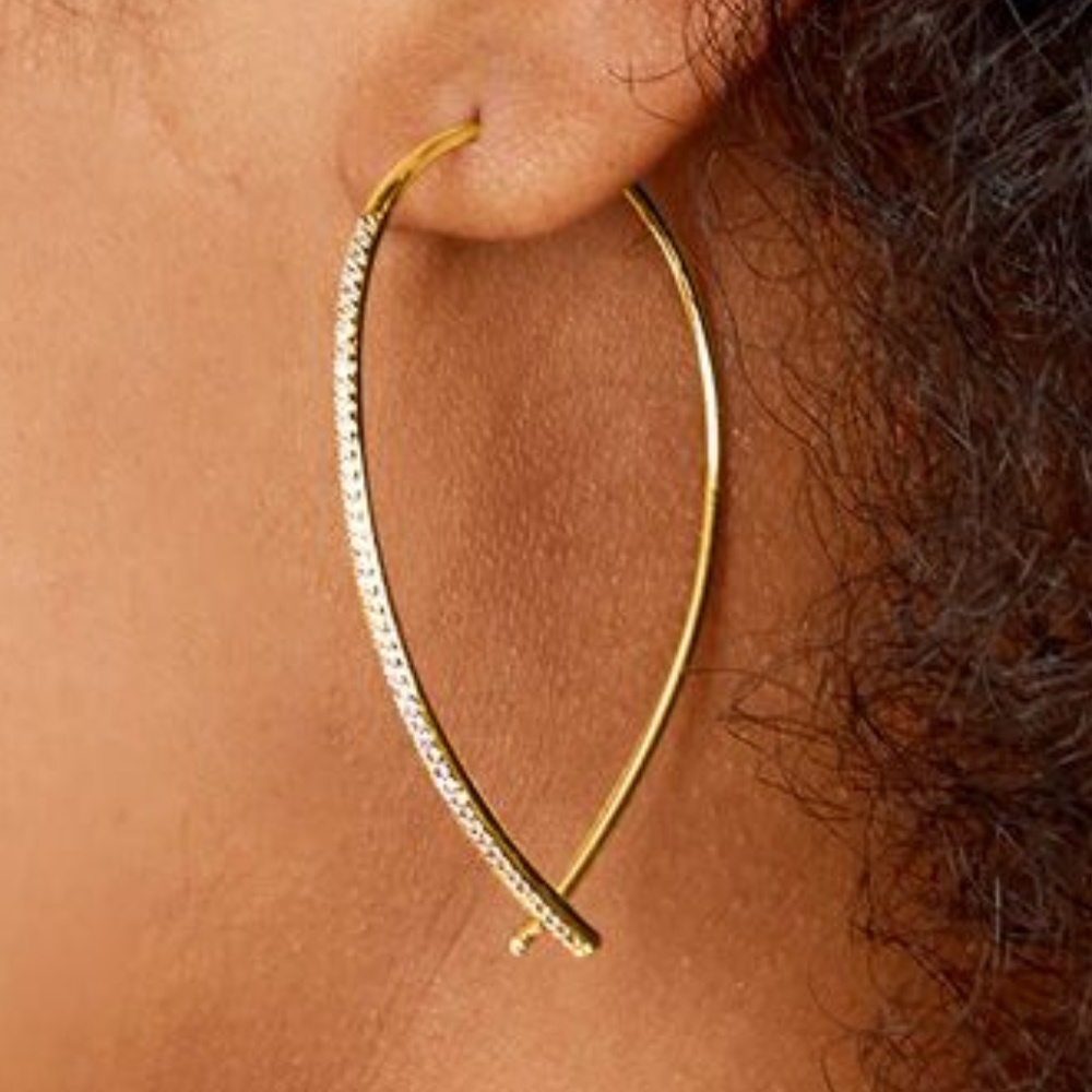 :: Stella and Dot⚜️GOLD Pavé Arc Earrings - Picture 3 of 6